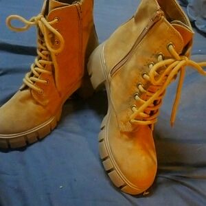 Size 6, lace up boots